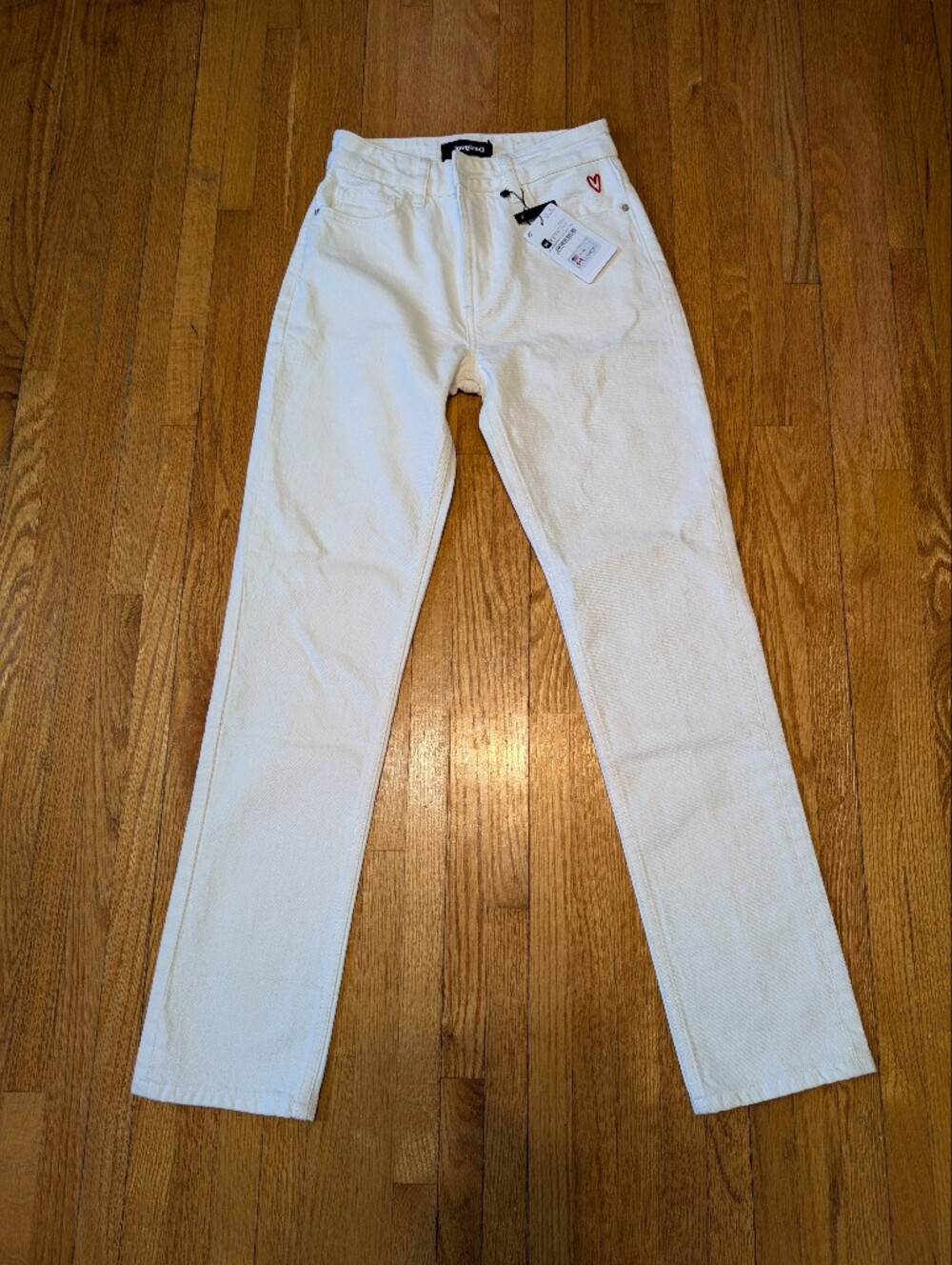 Desigual NWT Off-White Heart Embroidered High Rise Mom Jeans Size 24 US 34 EU